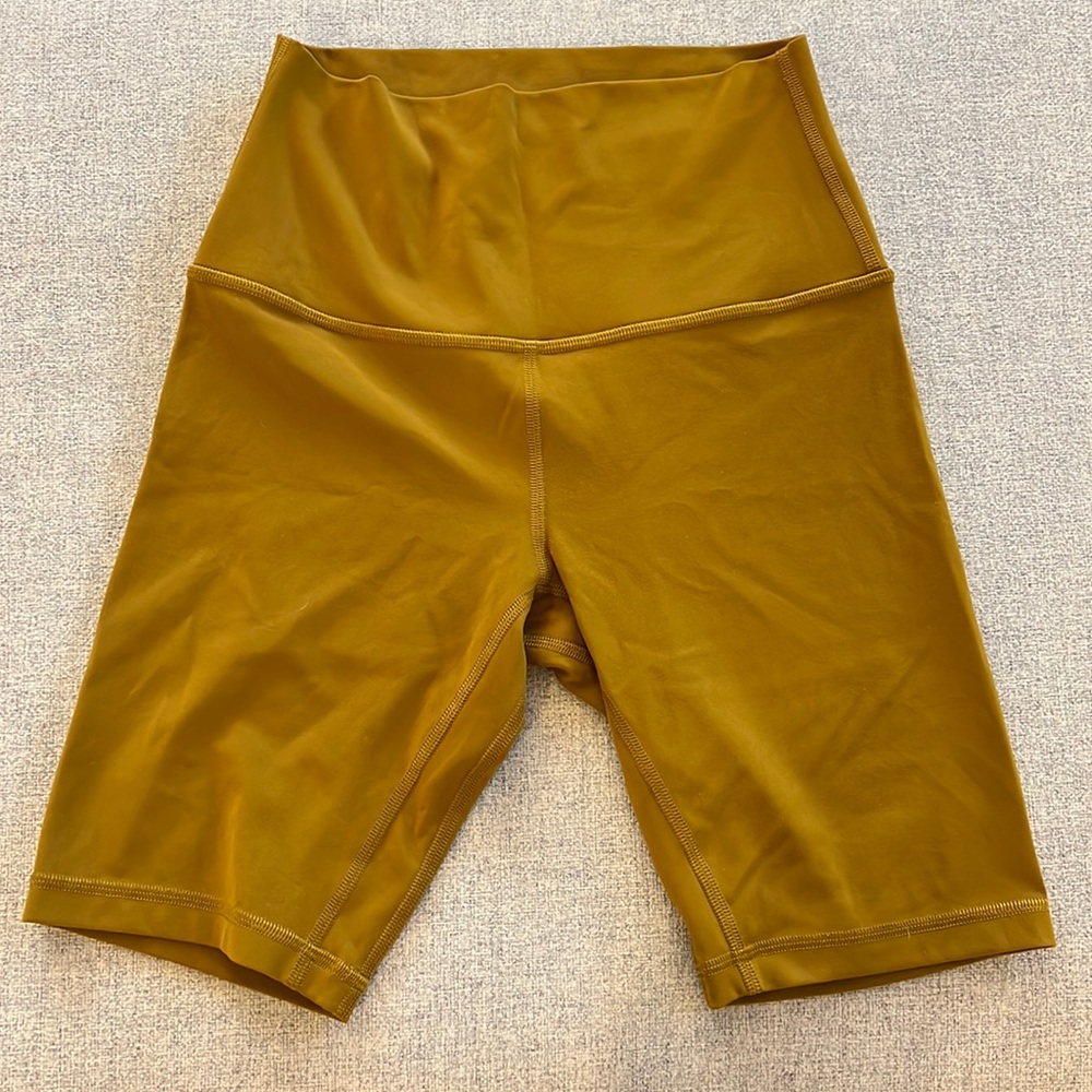 Lululemon Wunder Under high rise shorts 8” size 4